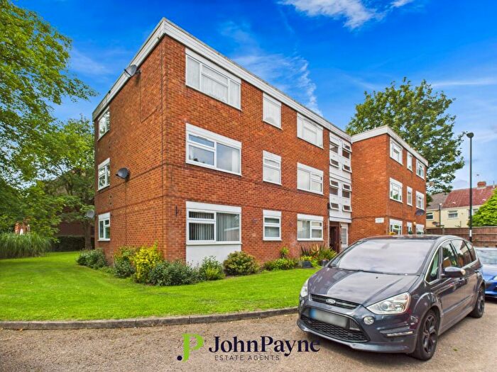 2 Bedroom Apartment For Sale In Farr Drive, Tile Hill, Coventry, CV4