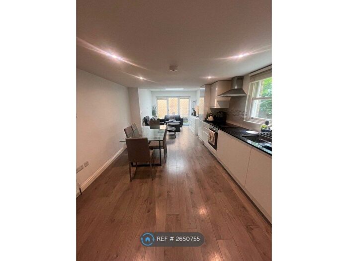 3 Bedroom Flat To Rent In London, London, NW6