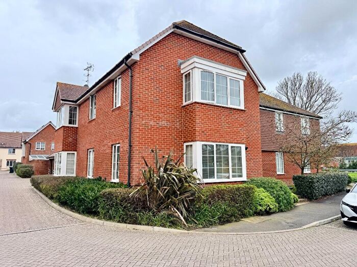 2 Bedroom Flat To Rent In Kilham Way, Worthing, West Sussex, BN12