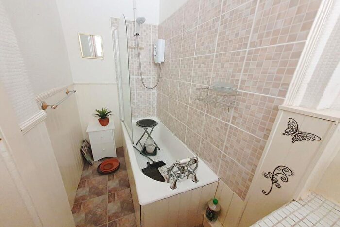 1 Bedroom Flat For Sale In C, High Street, Dumbarton, G82