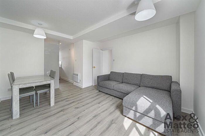 2 Bedroom Flat To Rent In Rotherhithe Street, London, SE16