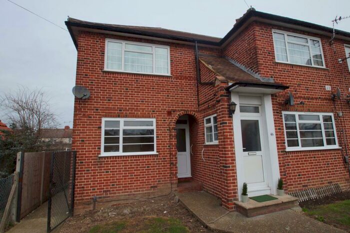 2 Bedroom Flat To Rent In Stoke Poges Lane, Slough, SL1