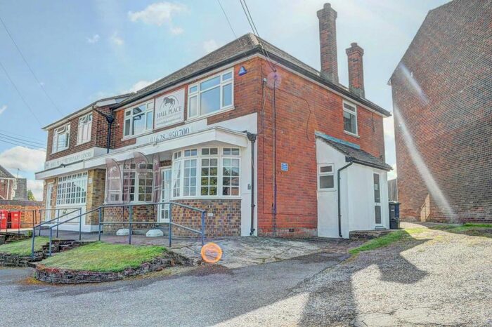 2 Bedroom Flat To Rent In Stokenchurch, High Wycombe, HP14