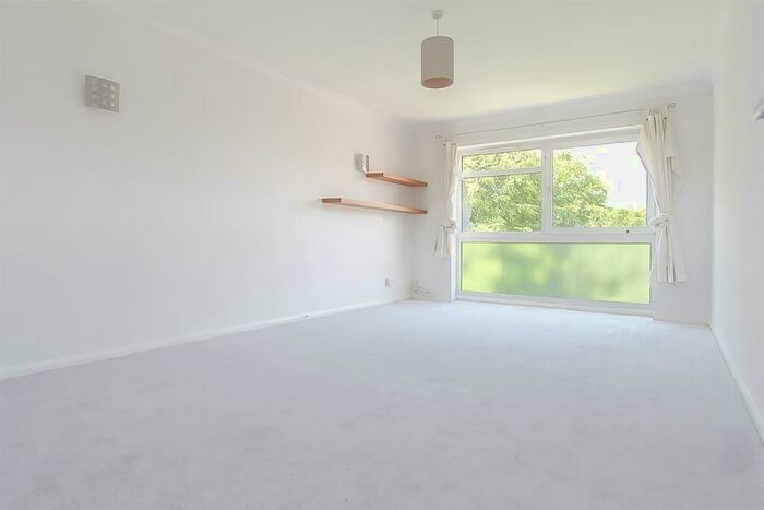 1 Bedroom Apartment To Rent In Grange Road, SM2