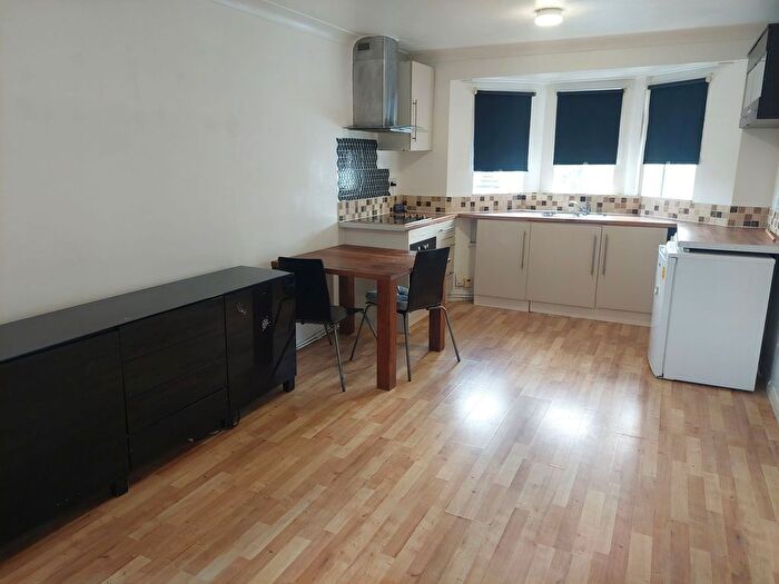 2 Bedroom Flat To Rent In Abbey Road, Croydon, CR0
