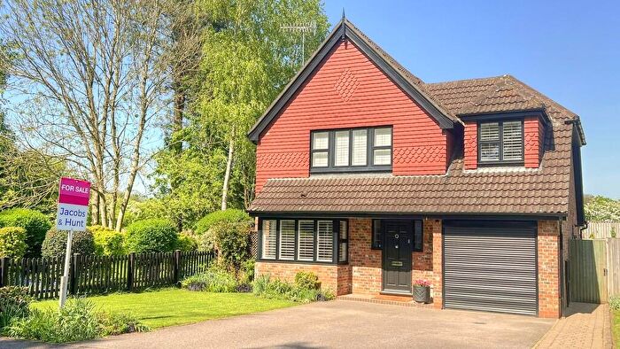 4 Bedroom Detached House For Sale In Upper Mount, Liss, Hampshire, GU33