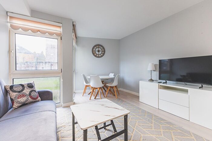 2 Bedroom Flat To Rent In Macroom House, Macroom Road, London, W9