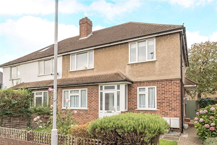 2 Bedroom Maisonette For Sale In Surbiton, KT6