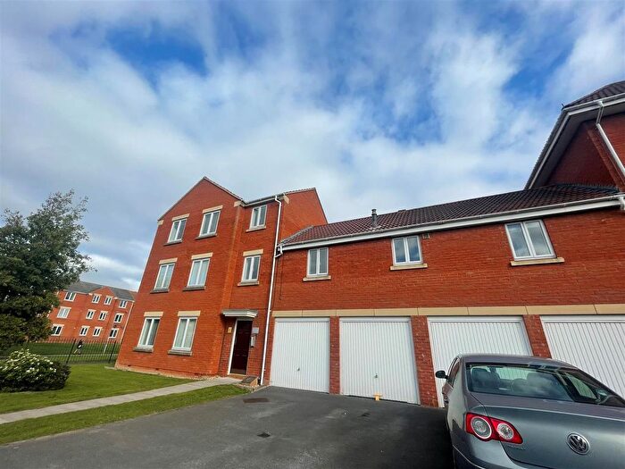 2 Bedroom Flat For Sale In Lords Way, Bridgwater, TA6