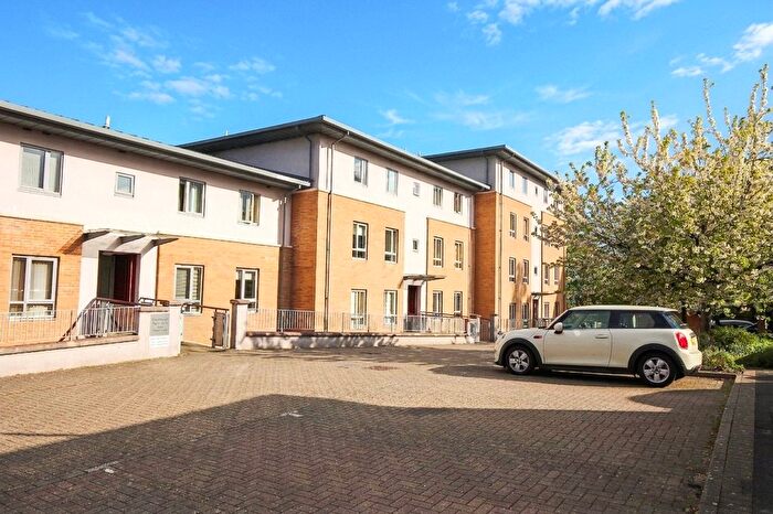 2 Bedroom Flat For Sale In Pople Walk, Bristol, BS7