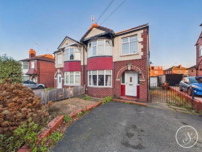 4 Bedroom Semi Detached House To Rent In Hollyshaw Lane, Whitkirk, Leeds, LS15