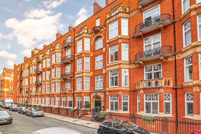 2 Bedroom Flat To Rent In Montagu Mansions, Marylebone, W1U