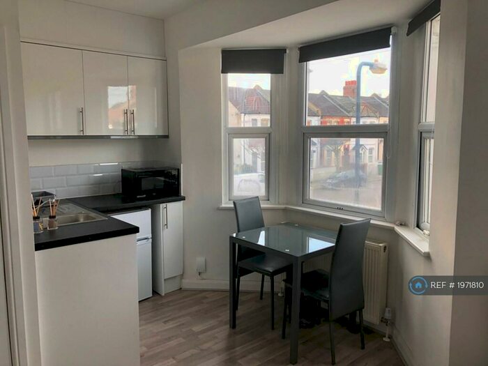 Studio To Rent In Hector Street, London, SE18