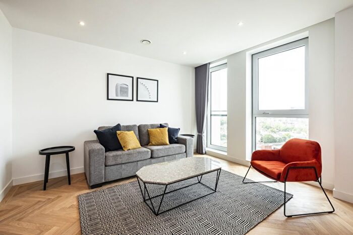 1 Bedroom Flat To Rent In Southwark Bridge Road, Elephant Amp; Castle, SE1