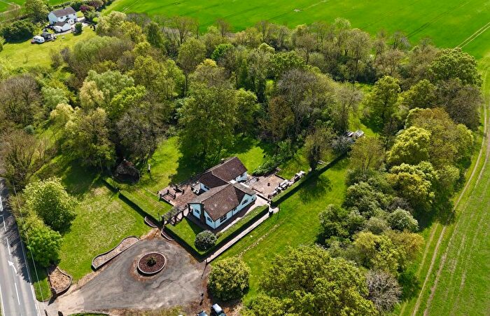 4 Bedroom Detached House For Sale In Kimbolton Road, Hail Weston, St. Neots, PE19