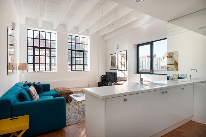 3 Bedroom Flat To Rent In Sweeps Building, Leather Lane, EC1N