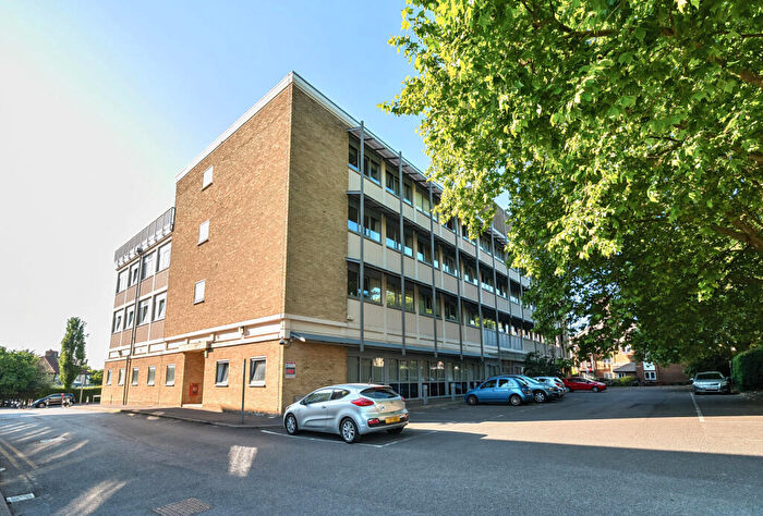 1 Bedroom Apartment For Sale In Between Towns Road, Cowley, Oxford, Oxfordshire, OX4