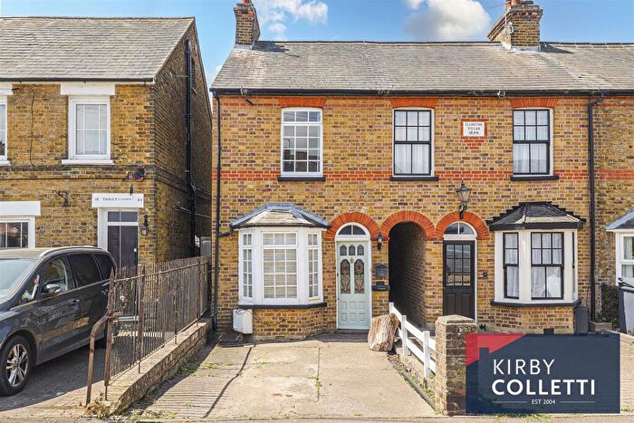 2 Bedroom End Of Terrace House To Rent In Admirals Walk, Hoddesdon, EN11