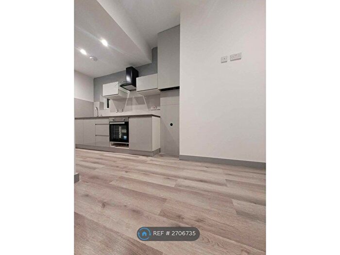 1 Bedroom Terraced House To Rent In Lidget Terrace, Bradford, BD7