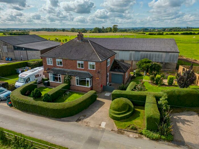 3 Bedroom Semi-Detached House For Sale In Strawgate Lane, Stapleton, Darlington, DL2