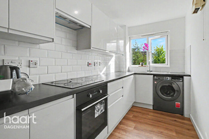 2 Bedroom Flat For Sale In Marine Drive, Barking, IG11
