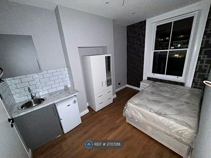 Studio To Rent In Islington, Islington, London, N19