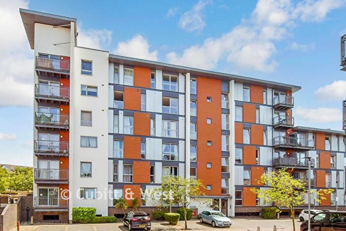 2 Bedroom Flat For Sale In Commonwealth Drive, Commonwealth Drive, West Sussex, RH10