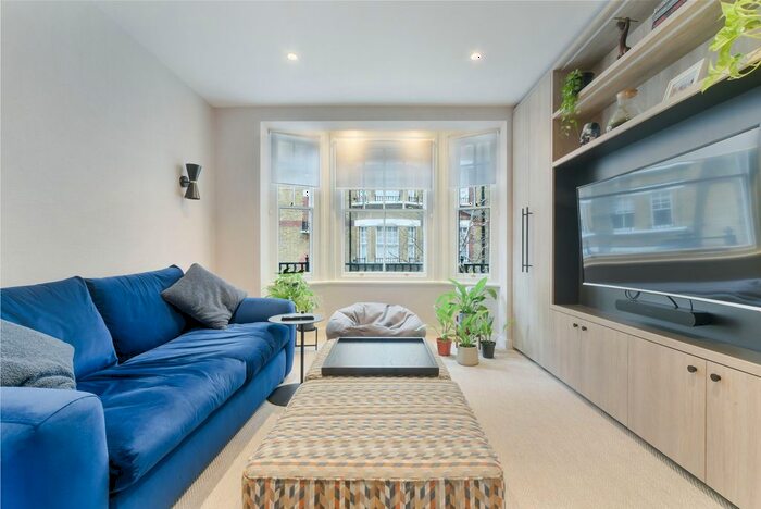 1 Bedroom Flat To Rent In Walton Street, London, SW3
