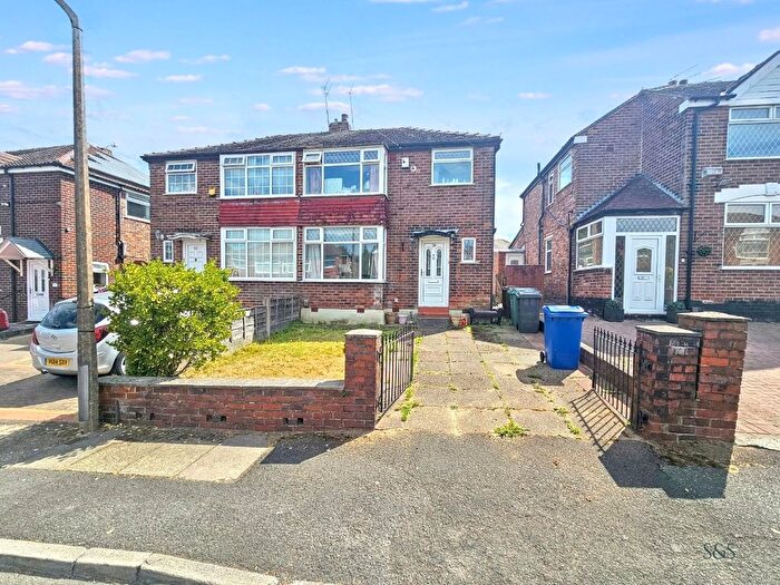 3 Bedroom Semi-Detached House For Sale In Dovedale Avenue, Prestwich, Manchester, M25