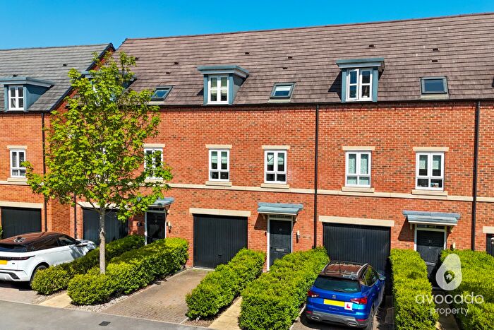 3 Bedroom Town House For Sale In Fetlock Drive, Newbury, RG14
