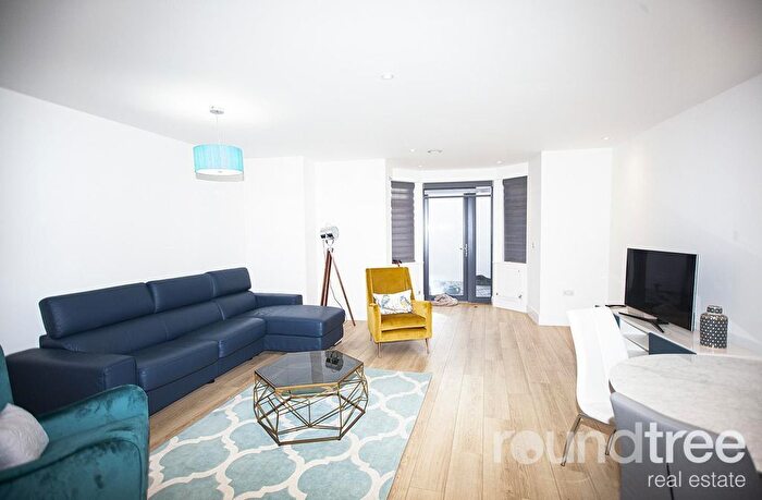 2 Bedroom Flat To Rent In Brightview Court, Finchley Lane, Hendon, NW4