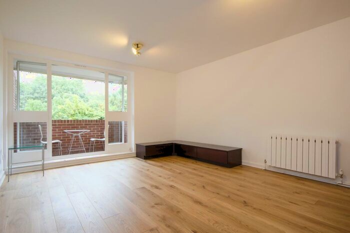 2 Bedroom Flat To Rent In Salcombe Lodge, Lissenden Gardens, Gospel Oak, London, NW5