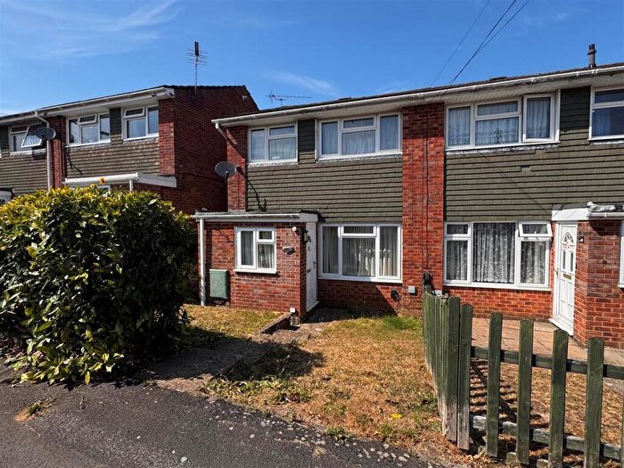 3 Bedroom End Of Terrace House To Rent In Woodside, Bordon, GU35