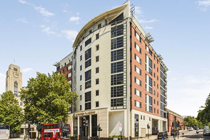 3 Bedroom Flat For Sale In Buckingham Palace Road, Chelsea, SW1W