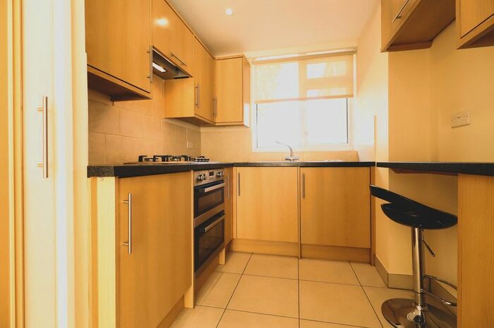 3 Bedroom End Of Terrace House To Rent In Boscowen Close, SP10