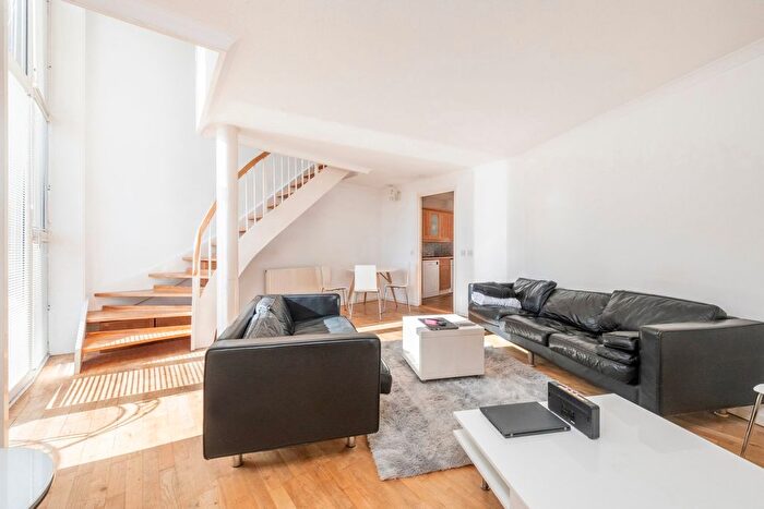 2 Bedroom Property To Rent In Princes Court, Surrey Quays, SE16