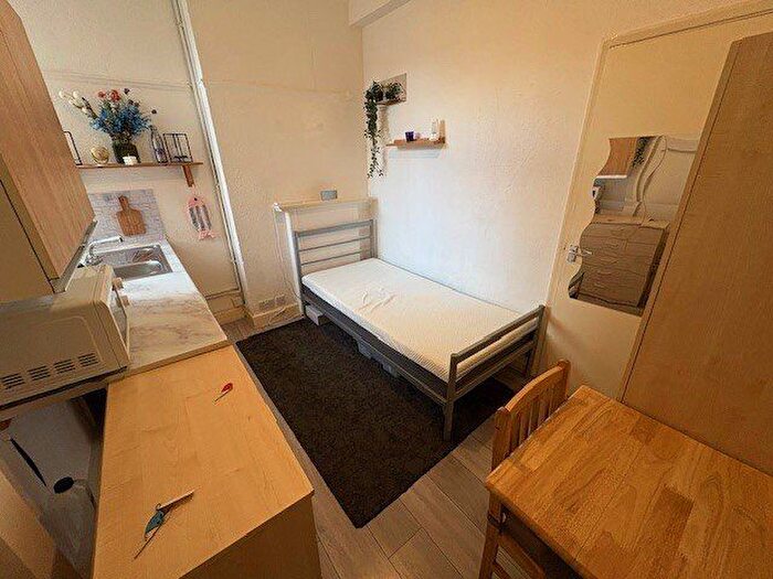 Studio To Rent In Vivian Avenue, Hendon Central, NW4