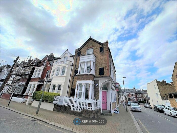 2 Bedroom Flat To Rent In Mysore Road, London, SW11