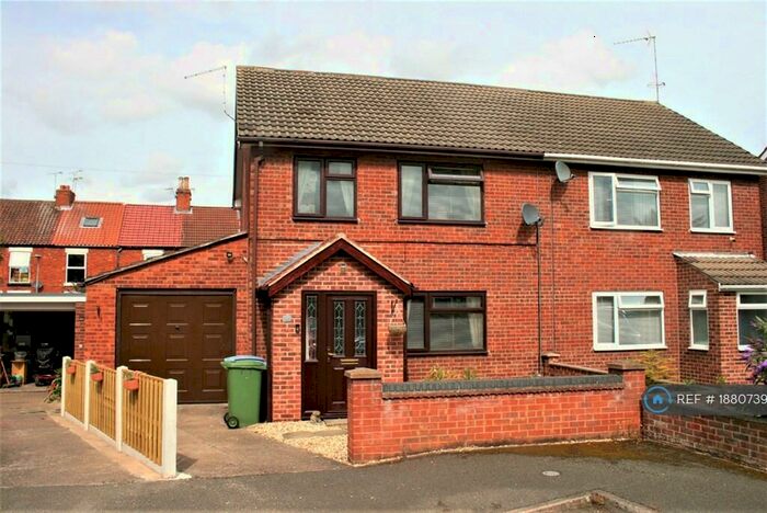 3 Bedroom Semi-Detached House To Rent In Whitehall Gardens, Retford, DN22