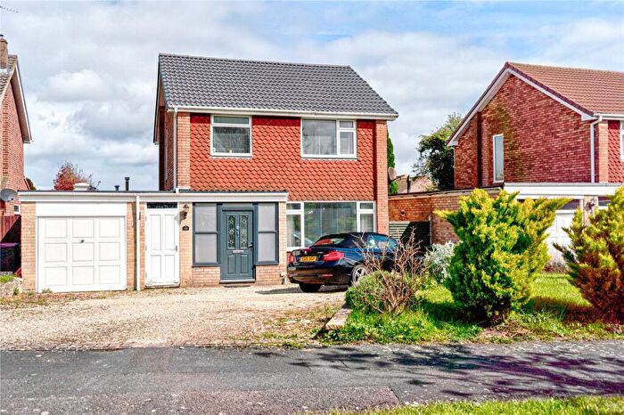 3 Bedroom Detached House For Sale In Sandringham Road, Lawns, Swindon, Wiltshire, SN3