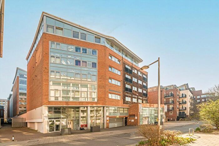 1 Bedroom Flat To Rent In Skerne Road, Kingston Upon Thames, KT2