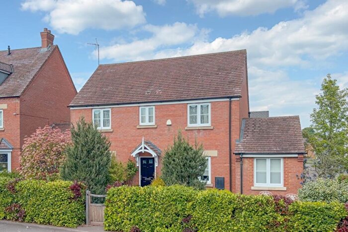 5 Bedroom Detached House For Sale In Kestrel Way, Leighton Buzzard, LU7