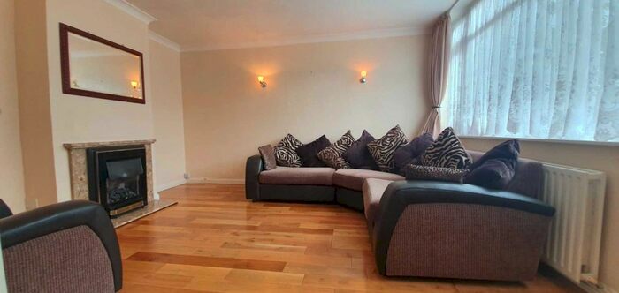 3 Bedroom Terraced House To Rent In Tamar Way, Langley, Slough SL3