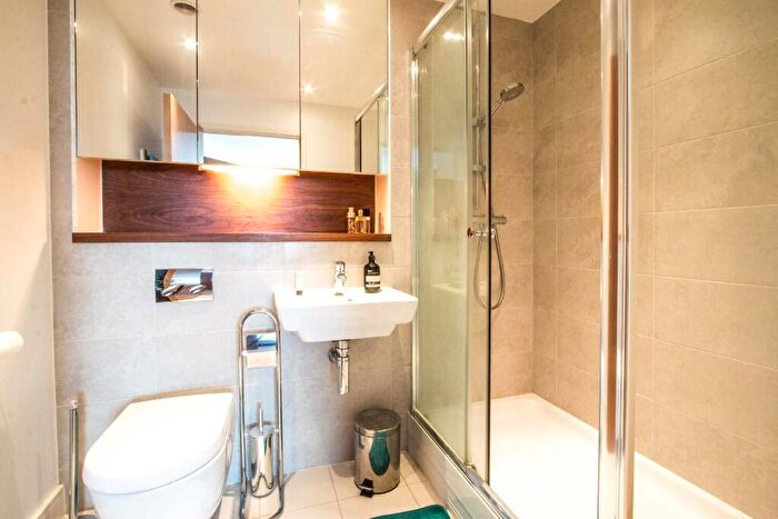 2 Bedroom Flat To Rent In Dock Head Road, Chatham, Kent, ME4