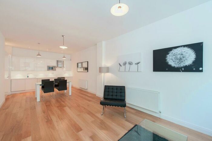 2 Bedroom Flat To Rent In Albany Street, London, NW1