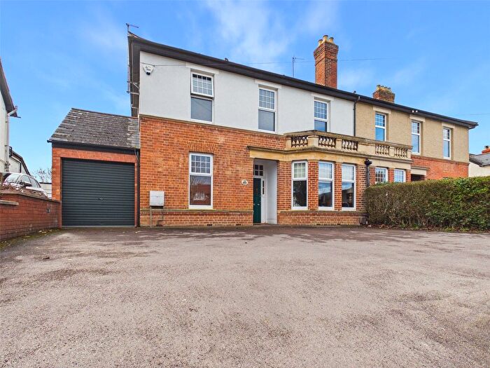 5 Bedroom Semi Detached House For Sale In Hucclecote Road, Gloucester, Gloucestershire, GL3