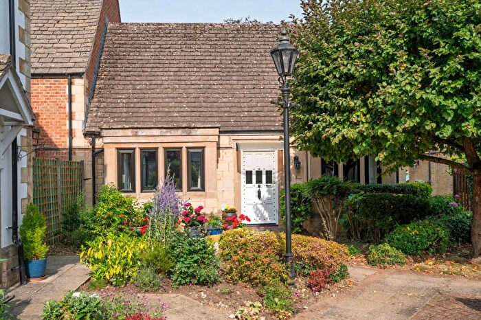 2 Bedroom Terraced House For Sale In The Grange, Moreton-In-Marsh, GL56