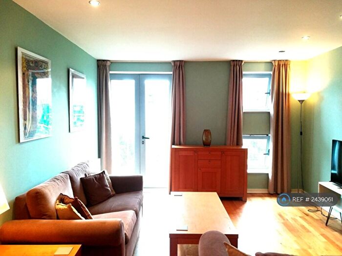 2 Bedroom Flat To Rent In Santorini, Leeds, LS12