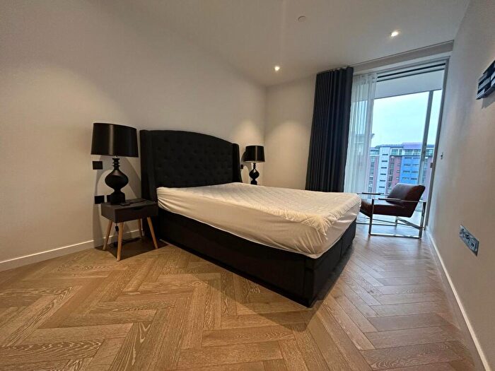 2 Bedroom Apartment To Rent In Circus Road West, Battersea Park, SW11