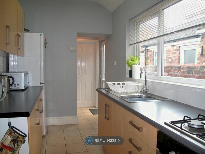 2 Bedroom Terraced House To Rent In Hitchman Street, Stoke-On-Trent, ST4